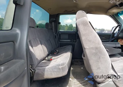 2002 Chevrolet Silverado 1500 Ls from USA, damaged, VIN 2GCEC19W221178347